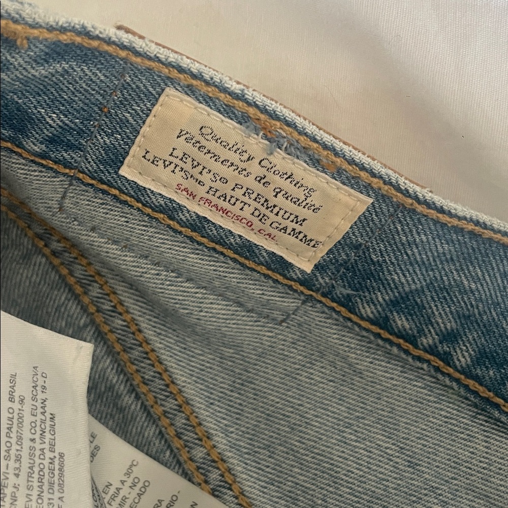 Levi’s 501 Original Short in Luxor Anubis - Picture 4 of 7